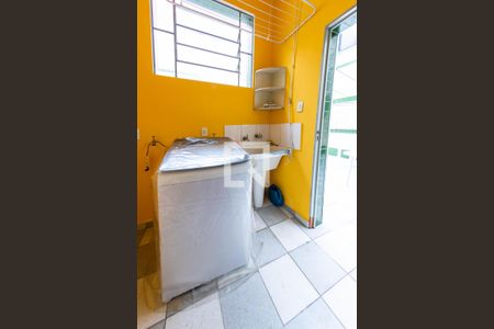 Casa à venda com 373m², 3 quartos e 2 vagas Casa à venda com 373m², 3 quartos e 2 vagasÁrea de Serviço