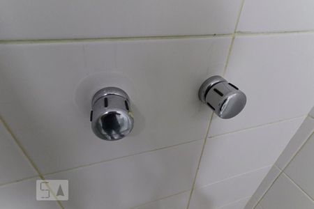 Casa de condomínio à venda com 180m², 4 quartos e 2 vagas Casa de condomínio à venda com 180m², 4 quartos e 2 vagasBanheiro social