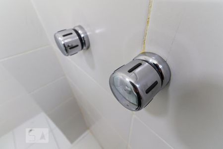 Casa de condomínio à venda com 180m², 4 quartos e 2 vagas Casa de condomínio à venda com 180m², 4 quartos e 2 vagasBanheiro corredor