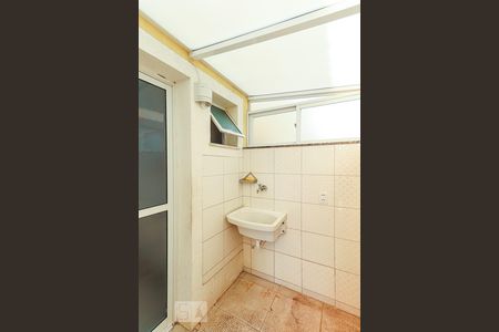 Casa de condomínio à venda com 180m², 4 quartos e 2 vagas Casa de condomínio à venda com 180m², 4 quartos e 2 vagasÁrea de serviço