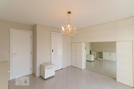 Casa de condomínio à venda com 180m², 4 quartos e 2 vagas Casa de condomínio à venda com 180m², 4 quartos e 2 vagasSuíte 2