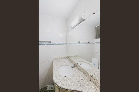 Banheiro - 4 de apartamento para alugar com 3 quartos, 120m² em Asa Norte, Brasília