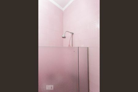 Banheiro de casa à venda com 2 quartos, 120m² em São João, Porto Alegre