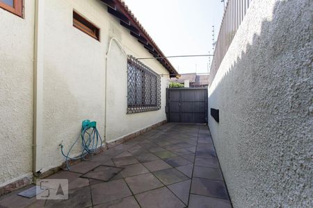 Casa à venda com 120m², 2 quartos e 4 vagas Casa à venda com 120m², 2 quartos e 4 vagasGaragem