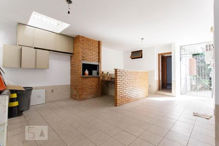 Casa à venda com 120m², 2 quartos e 4 vagas Casa à venda com 120m², 2 quartos e 4 vagasChurrasqueira