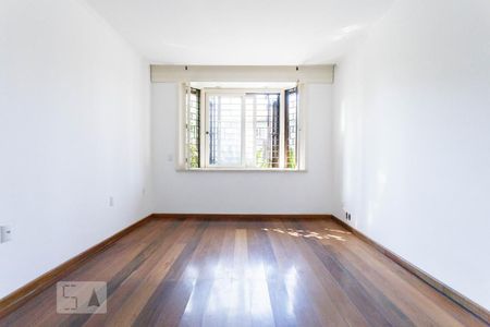 Casa à venda com 120m², 2 quartos e 4 vagas Casa à venda com 120m², 2 quartos e 4 vagasSuíte