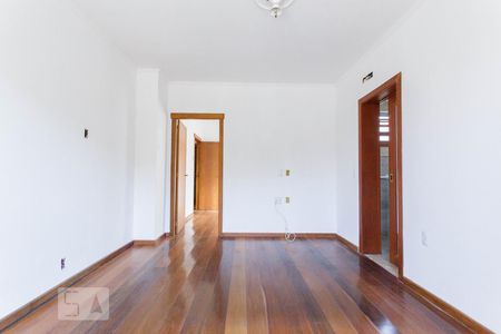 Casa à venda com 120m², 2 quartos e 4 vagas Casa à venda com 120m², 2 quartos e 4 vagasSuíte