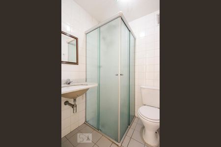 Banheiro  de apartamento para alugar com 2 quartos, 55m² em Vila Bertioga, São Paulo