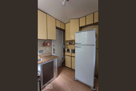 Cozinha de apartamento à venda com 2 quartos, 82m² em Centro, Niterói