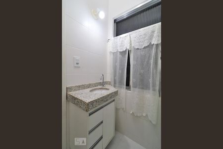 Banheiro Suite. de apartamento para alugar com 3 quartos, 80m² em Copacabana, Rio de Janeiro