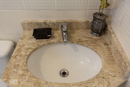 Banheiro de apartamento à venda com 2 quartos, 47m² em Vila Andrade, São Paulo