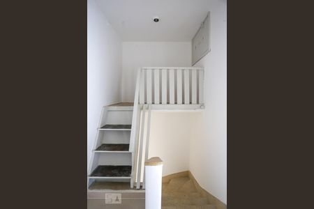 Escada e Mezanino de apartamento para alugar com 2 quartos, 85m² em Bela Vista, São Paulo