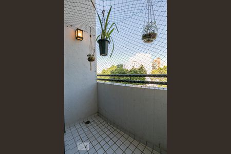 Sacada de apartamento à venda com 3 quartos, 85m² em Pinheiros, São Paulo