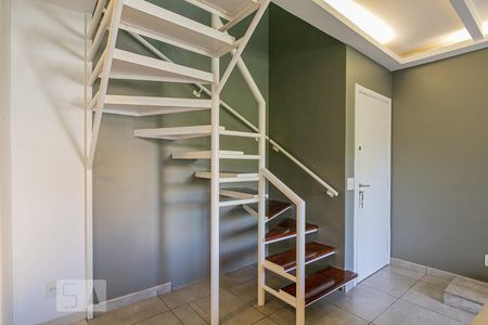 Escadas de apartamento à venda com 3 quartos, 85m² em Pinheiros, São Paulo