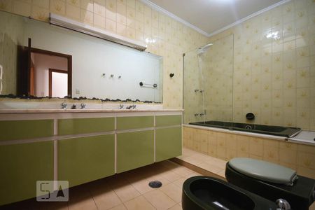 Casa para alugar com 220m², 4 quartos e 4 vagasBanheiro Suíte