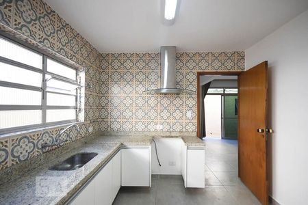 Casa para alugar com 220m², 4 quartos e 4 vagasCozinha