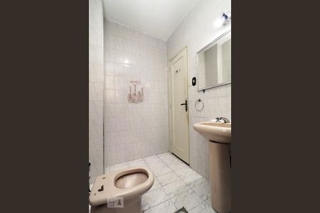 Apartamento à venda com 95m², 2 quartos e sem vaga Apartamento à venda com 95m², 2 quartos e sem vagaBanheiro Social.