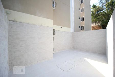 Apartamento à venda com 75m², 2 quartos e 1 vagavaranda