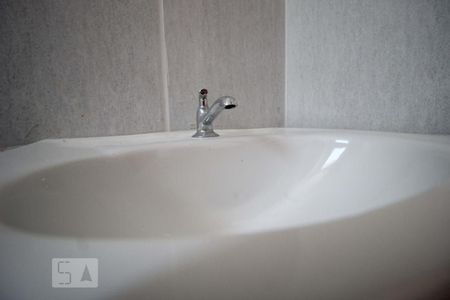 Banheiro social de apartamento à venda com 2 quartos, 75m² em Jaqueline, Belo Horizonte