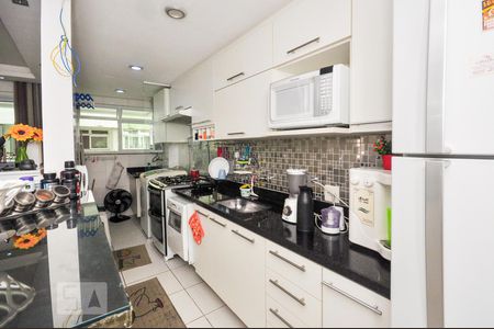 Apartamento à venda com 68m², 2 quartos e 1 vagaCozinha e Área de Serviço