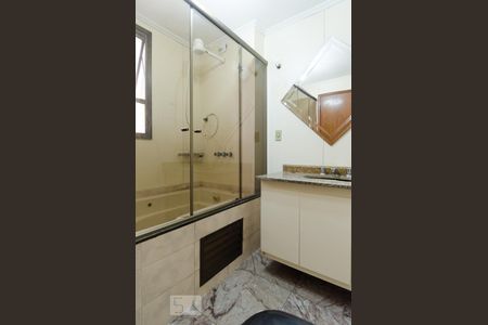 Apartamento à venda com 126m², 3 quartos e 2 vagasBanheiro da suíte