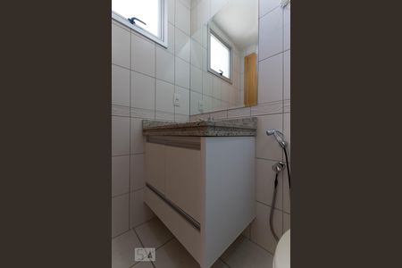 Banheiro de apartamento para alugar com 2 quartos, 70m² em Setor Bela Vista, Goiânia