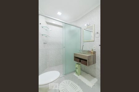 Banheiro da Suite de apartamento para alugar com 2 quartos, 100m² em Vila Gilda, Santo André