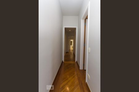 Corredor de apartamento à venda com 3 quartos, 240m² em Vila Clementino, São Paulo