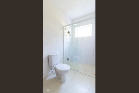 Banheiro de kitnet/studio para alugar com 1 quarto, 24m² em Jardim Internacional, São Paulo