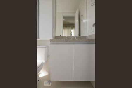 Banheiro de kitnet/studio para alugar com 1 quarto, 34m² em Consolação, São Paulo