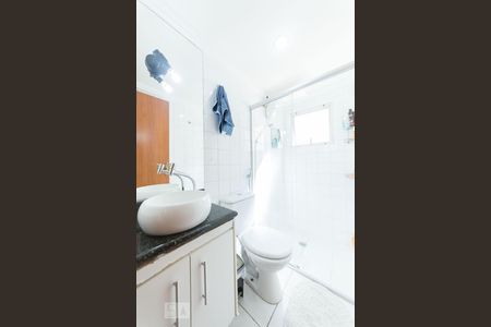 Banheiro de apartamento à venda com 2 quartos, 44m² em Vila Pompéia, Campinas