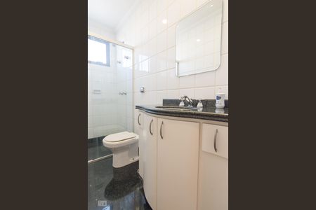 Casa para alugar com 470m², 4 quartos e 5 vagas Casa para alugar com 470m², 4 quartos e 5 vagasBanheiro da Suite 2
