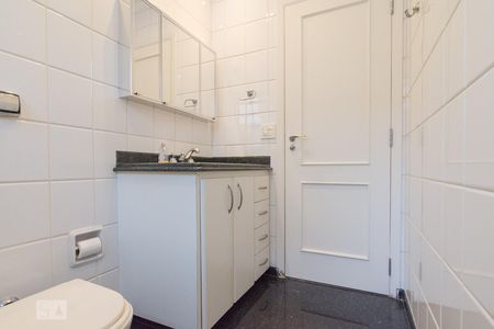 Casa para alugar com 470m², 4 quartos e 5 vagas Casa para alugar com 470m², 4 quartos e 5 vagasBanheiro da Suite 4