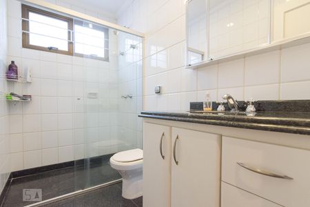 Casa para alugar com 470m², 4 quartos e 5 vagas Casa para alugar com 470m², 4 quartos e 5 vagasBanheiro da Suite 4