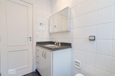 Casa para alugar com 470m², 4 quartos e 5 vagas Casa para alugar com 470m², 4 quartos e 5 vagasBanheiro da Suite 5