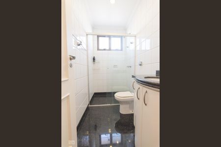 Casa para alugar com 470m², 4 quartos e 5 vagas Casa para alugar com 470m², 4 quartos e 5 vagasBanheiro da Suite 2