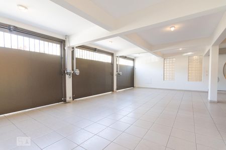 Casa para alugar com 470m², 4 quartos e 5 vagas Casa para alugar com 470m², 4 quartos e 5 vagasGaragem