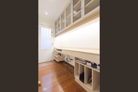 Casa para alugar com 470m², 4 quartos e 5 vagas Casa para alugar com 470m², 4 quartos e 5 vagasEscritório