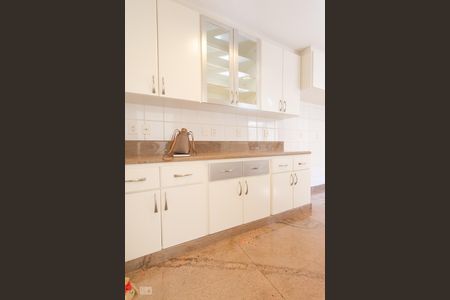 Casa para alugar com 470m², 4 quartos e 5 vagas Casa para alugar com 470m², 4 quartos e 5 vagasCozinha