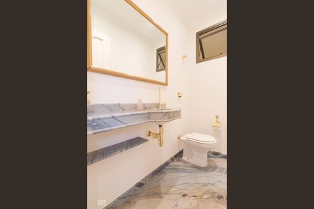 Casa para alugar com 470m², 4 quartos e 5 vagas Casa para alugar com 470m², 4 quartos e 5 vagasLavabo