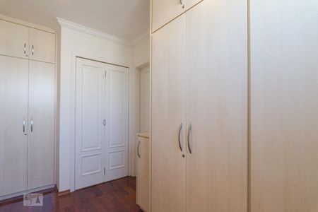 Casa para alugar com 470m², 4 quartos e 5 vagas Casa para alugar com 470m², 4 quartos e 5 vagasCloset da Suite 3