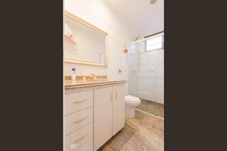 Casa para alugar com 470m², 4 quartos e 5 vagas Casa para alugar com 470m², 4 quartos e 5 vagasBanheiro da Suíte 1