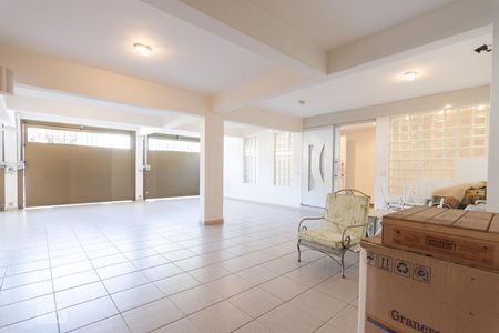 Casa para alugar com 470m², 4 quartos e 5 vagas Casa para alugar com 470m², 4 quartos e 5 vagasGaragem