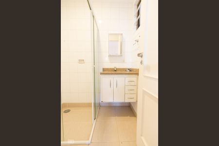 Casa para alugar com 470m², 4 quartos e 5 vagas Casa para alugar com 470m², 4 quartos e 5 vagasBanheiro de Serviço