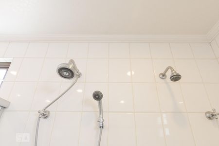 Casa para alugar com 470m², 4 quartos e 5 vagas Casa para alugar com 470m², 4 quartos e 5 vagasBanheiro da Suite 3