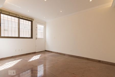 Casa para alugar com 470m², 4 quartos e 5 vagas Casa para alugar com 470m², 4 quartos e 5 vagasSala de Jantar