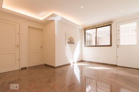 Casa para alugar com 470m², 4 quartos e 5 vagas Casa para alugar com 470m², 4 quartos e 5 vagasSala de Jantar