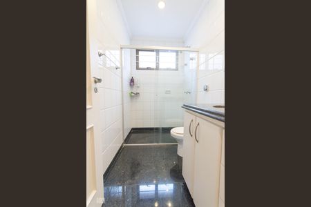Casa para alugar com 470m², 4 quartos e 5 vagas Casa para alugar com 470m², 4 quartos e 5 vagasBanheiro da Suite 4
