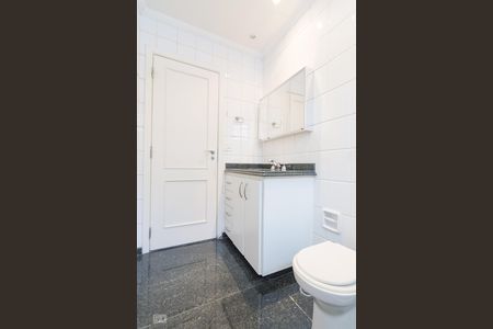 Casa para alugar com 470m², 4 quartos e 5 vagas Casa para alugar com 470m², 4 quartos e 5 vagasBanheiro da Suite 5