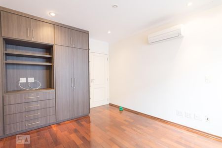 Casa para alugar com 470m², 4 quartos e 5 vagas Casa para alugar com 470m², 4 quartos e 5 vagasQuarto Suite 4